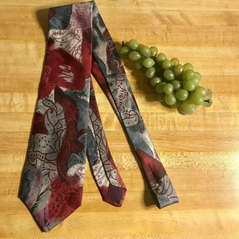 1154 HARVE' BENARD vtg silk gray maroon necktie 59 in X 3.75 in